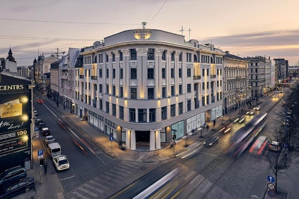 In The Center Of Huoneisto *